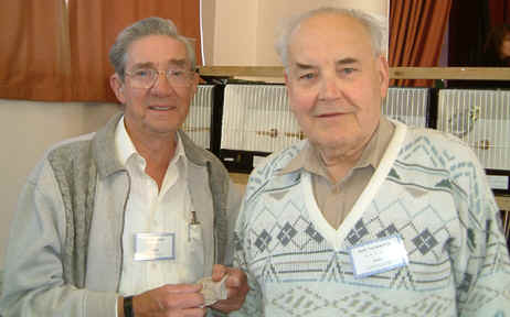 Amos & Thumwood.jpg (74526 bytes)